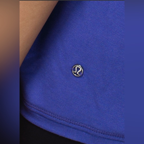 Lululemon To & Flow Wrap in Heathered Mod Iris Flower - Picture 6 of 15